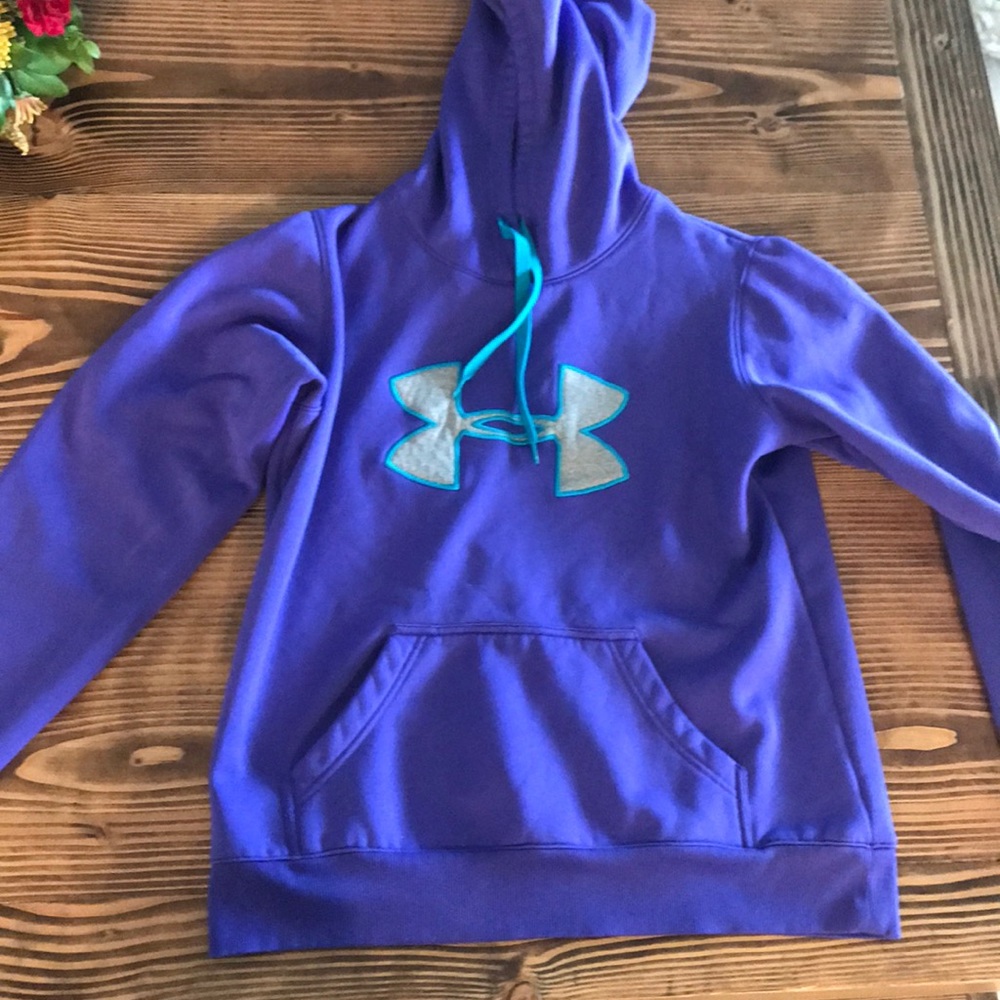 Women’s UNDER ARMOUR hooded sweatshirt